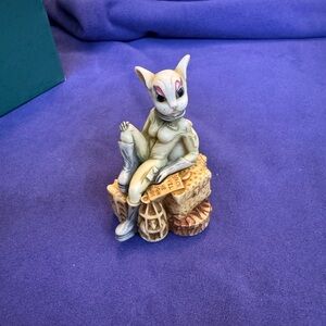 Harmony Kingdom “Minx On The Moon”